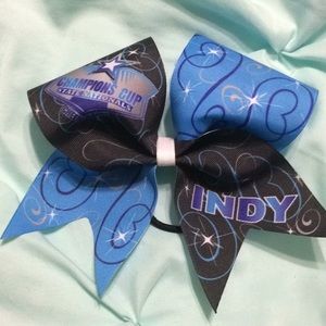 Cheerleading bow